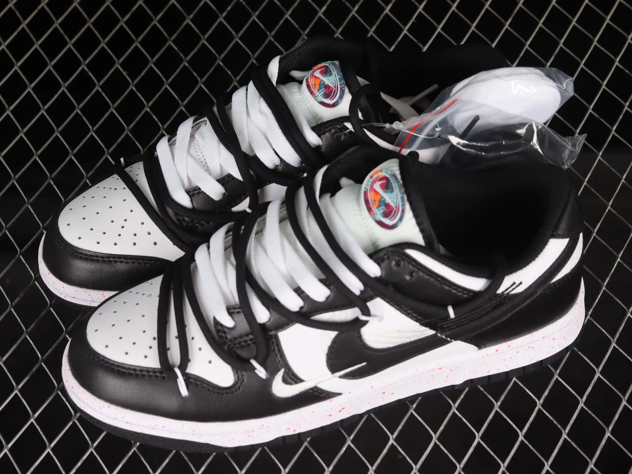 All Categories Nk SB Dunk Series Nk SB Dunk Low Low-top sneakers Nk Dunk Low "Multi Color" Vibrant three hooks Customized version of deconstructed strap casual sneakers FD4623-131